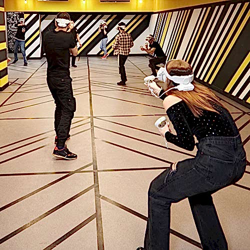 Командная игра на арене виртуальной реальности YesVR